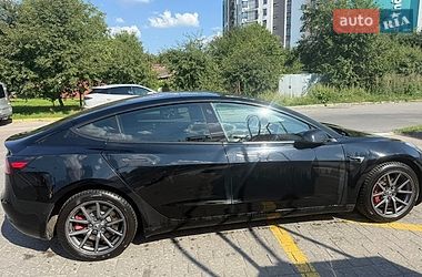 Седан Tesla Model 3 2018 в Львові