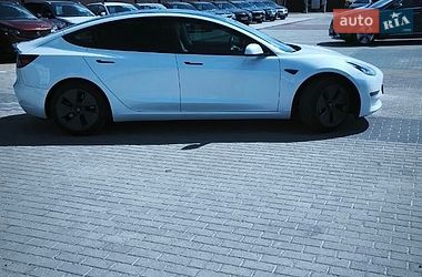 Седан Tesla Model 3 2021 в Львове