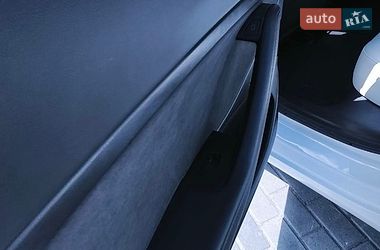 Седан Tesla Model 3 2021 в Львове