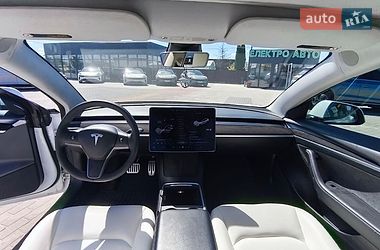 Седан Tesla Model 3 2021 в Львове