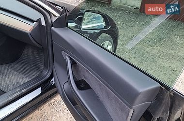 Седан Tesla Model 3 2018 в Луцьку