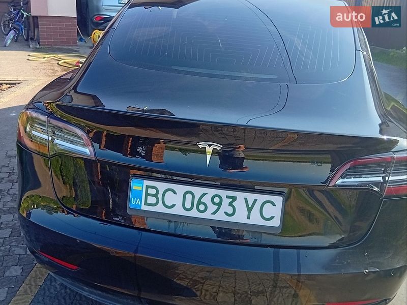 Седан Tesla Model 3 2020 в Городку