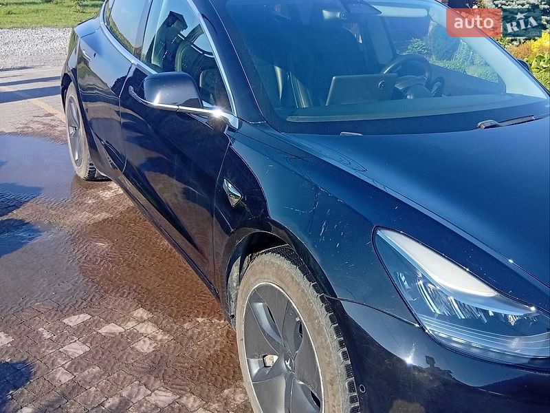 Седан Tesla Model 3 2020 в Городку