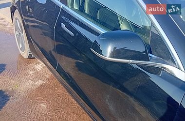 Седан Tesla Model 3 2020 в Городку
