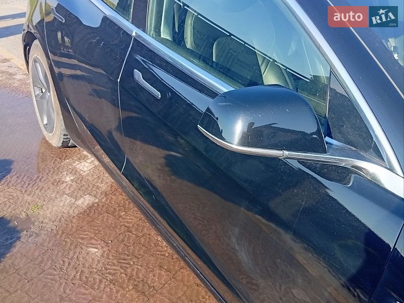 Седан Tesla Model 3 2020 в Городку