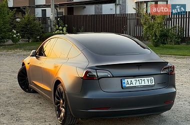 Седан Tesla Model 3 2022 в Броварах