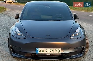 Седан Tesla Model 3 2022 в Броварах