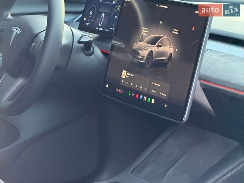 Седан Tesla Model 3 2022 в Броварах