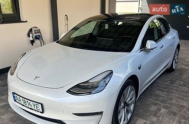 Седан Tesla Model 3 2019 в Броварах