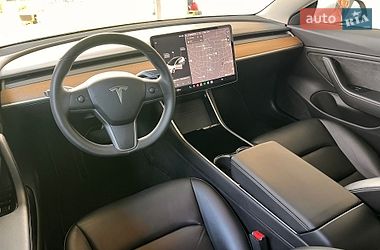 Седан Tesla Model 3 2019 в Броварах