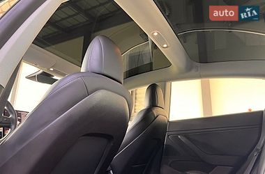 Седан Tesla Model 3 2019 в Броварах