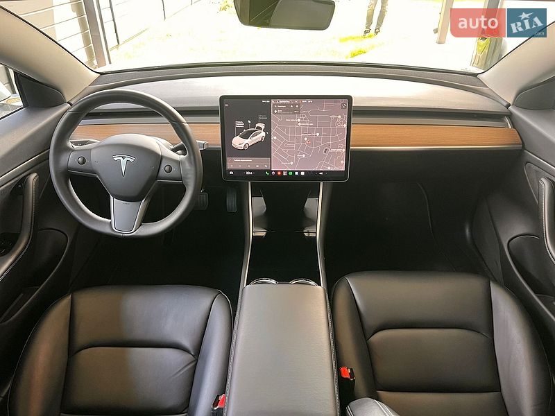 Седан Tesla Model 3 2019 в Броварах