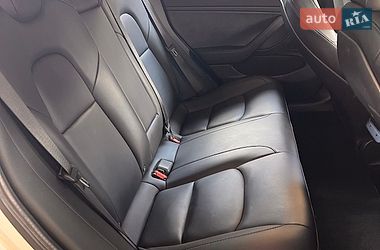 Седан Tesla Model 3 2019 в Броварах