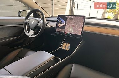 Седан Tesla Model 3 2019 в Броварах