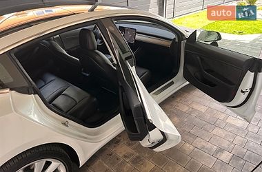 Седан Tesla Model 3 2019 в Броварах