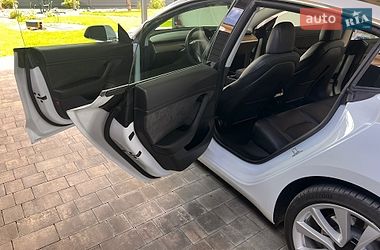 Седан Tesla Model 3 2019 в Броварах