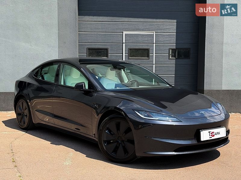 Tesla Model 3 2025