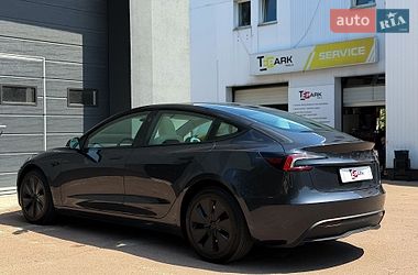 Седан Tesla Model 3 2025 в Киеве