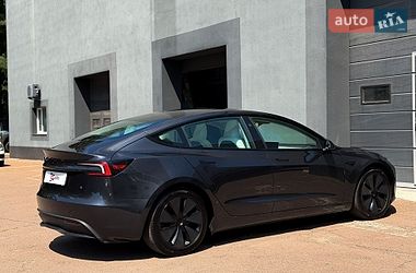 Седан Tesla Model 3 2025 в Киеве
