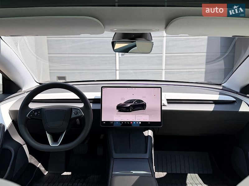 Седан Tesla Model 3 2025 в Киеве