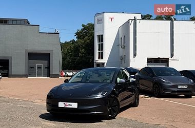 Седан Tesla Model 3 2025 в Киеве