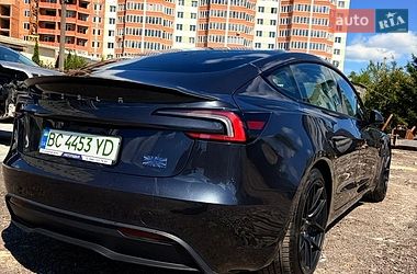 Седан Tesla Model 3 2024 в Львові