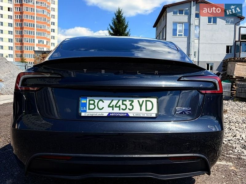 Седан Tesla Model 3 2024 в Львові