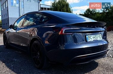 Седан Tesla Model 3 2024 в Львові