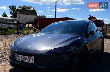 Седан Tesla Model 3 2024 в Львові