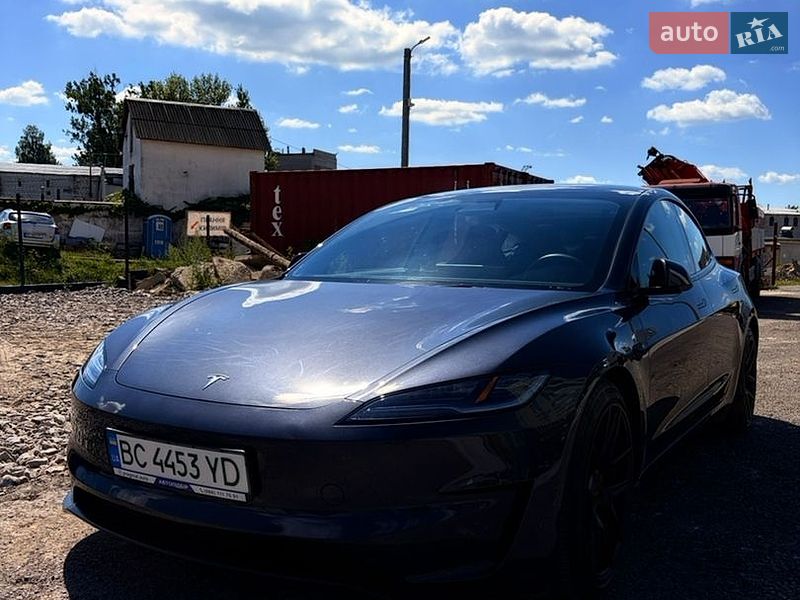 Седан Tesla Model 3 2024 в Львові
