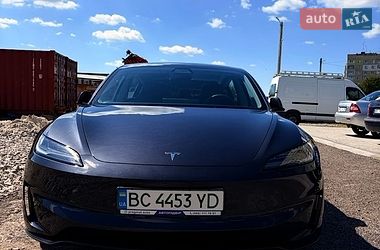 Седан Tesla Model 3 2024 в Львові