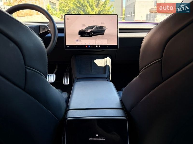 Седан Tesla Model 3 2024 в Львові