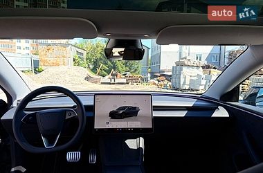 Седан Tesla Model 3 2024 в Львові