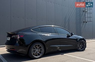 Седан Tesla Model 3 2019 в Києві