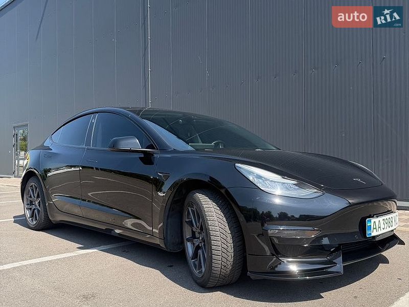 Седан Tesla Model 3 2019 в Києві