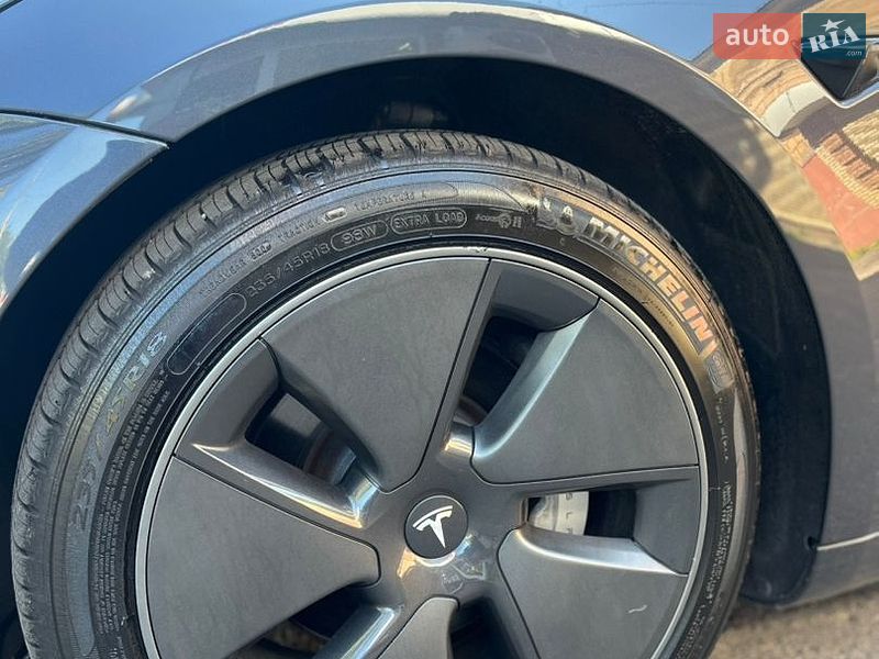 Седан Tesla Model 3 2021 в Кременчуці