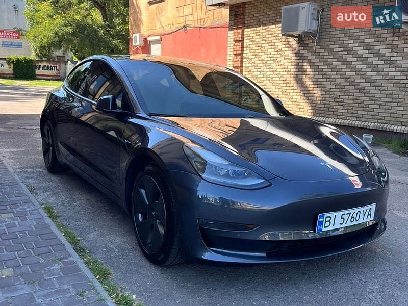 Седан Tesla Model 3 2021 в Кременчуці