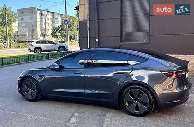 Седан Tesla Model 3 2021 в Кременчуці
