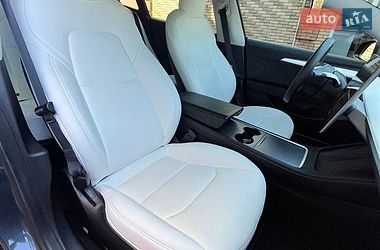 Седан Tesla Model 3 2021 в Кременчуці