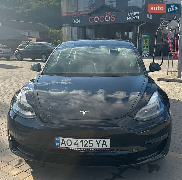 Tesla Model 3 2022