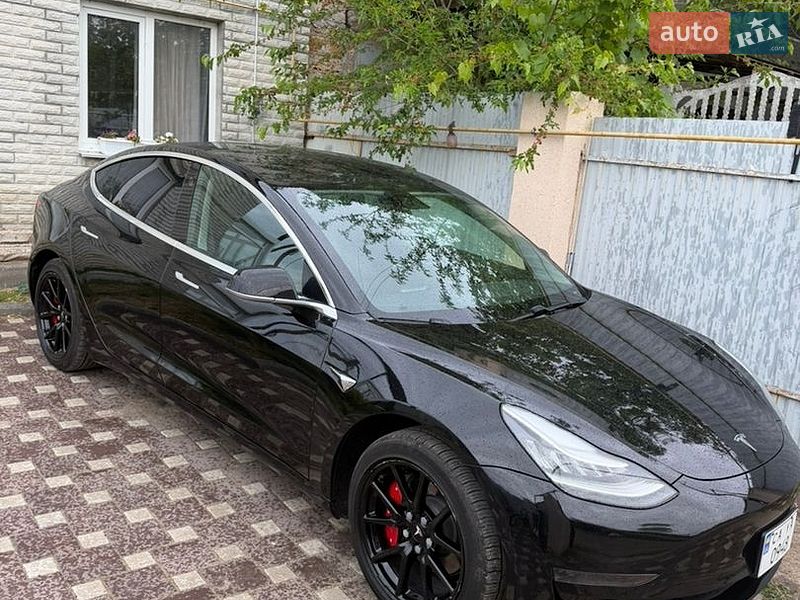 Седан Tesla Model 3 2020 в Николаеве