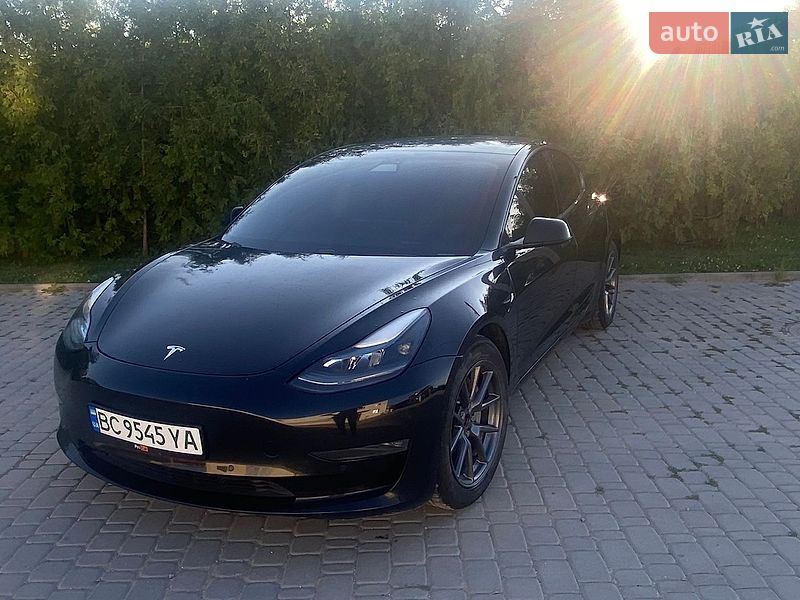 Tesla Model 3 2021