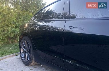 Седан Tesla Model 3 2021 в Львове