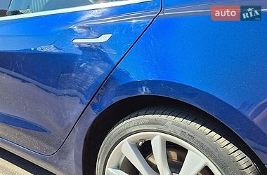 Седан Tesla Model 3 2020 в Києві