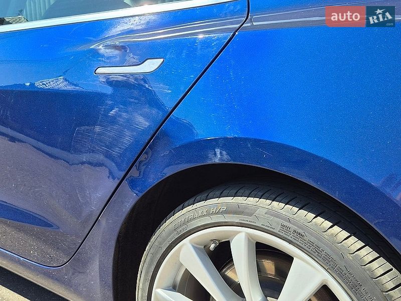 Седан Tesla Model 3 2020 в Києві