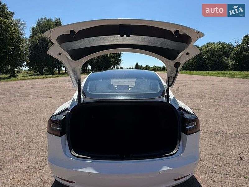 Седан Tesla Model 3 2021 в Тростянце фото 12 Седан Tesla Model 3 2021 в Тростянце