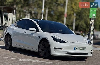 Седан Tesla Model 3 2023 в Одессе