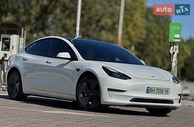 Седан Tesla Model 3 2023 в Одессе
