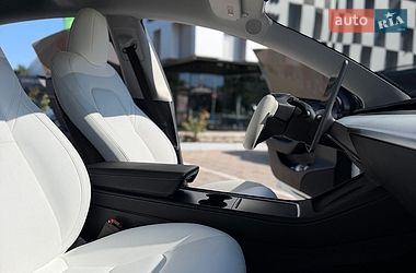 Седан Tesla Model 3 2023 в Одессе
