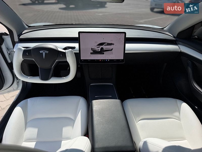 Седан Tesla Model 3 2023 в Одессе